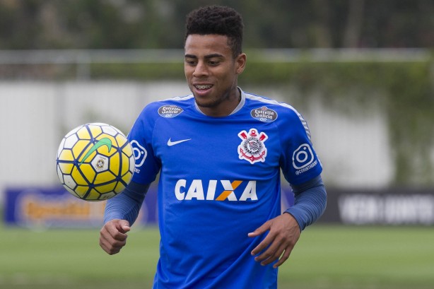 Emprestado para o Bahia em 2017, Gustavo mantm vivo o sonho ser dolo no Corinthians