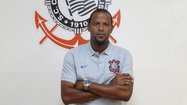 Fabinho  o novo auxiliar da equipe Sub-17 do Corinthians