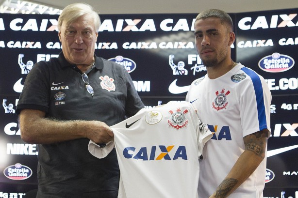 Gabriel assinou com o Corinthians por quatro temporadas