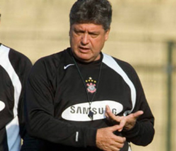 Geninho foi treinador do Corinthians em 2003