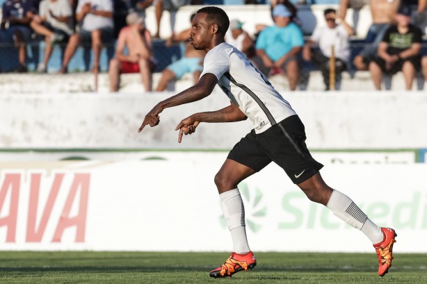 Romão marcou o primeiro gol corinthiano na Copinha, em Taubaté