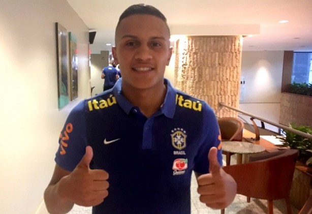 Substituindo atleta lesionado, Lo Jab se apresenta na Seleo Brasileira Sub-20