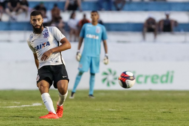 Xerife da equipe Sub-20 do Corinthians, Vinicius Del'Amore renovou até dez/2019