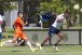 Advers�rios tietam elenco do Corinthians ap�s jogo-treino no CT Joaquim Grava