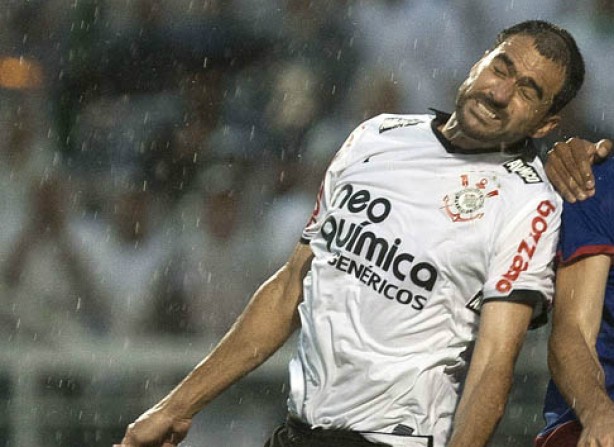 Danilo foi titular do Corinthians na ltima partida da equipe contra o Santo Andr