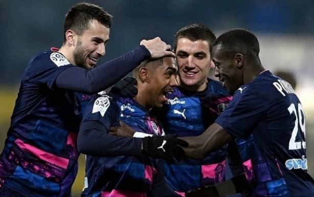 Em alta, Malcom pode trocar Bordeaux por gigante da Inglaterra na prxima temporada