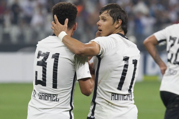 Espao das costas do uniforme ficou em branco no amistoso do Corinthians contra Ferroviria