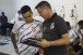 Fagner aparece ao lado do auxiliar-t�cnico Osmar Loss antes do in�cio do duelo contra o Caldense