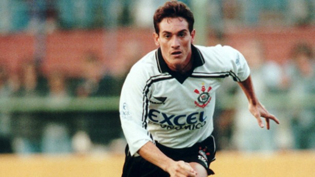 Gamarra defendeu as cores do Corinthians entre 1998 e 1999
