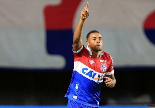 Gustavo anotou dois dos seis gols do Bahia nesta quarta-feira