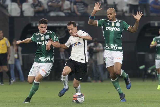 Rodriguinho exaltou a entrega do Timão contra o Palmeiras, mesmo com expulsão errônea de árbitro