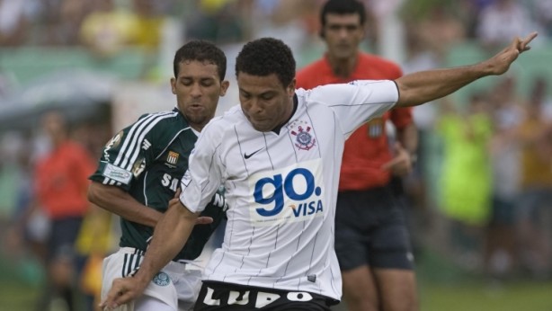 Ronaldo anotou gol de empate do Corinthians contra o Palmeiras em 2009