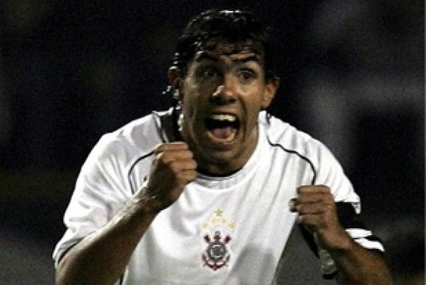 Tevez era destaque do Corinthians na ltima derrota da equipe numa estreia de Paulisto