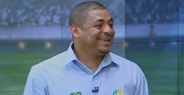 Vampeta elogiou a atuao do volante Thiaguinho entre os titulares do Corinthians