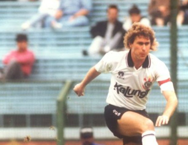 Wilson Mano marcou pelo Corinthians na ltima derrota alvinegra para o So Bento, em 1987