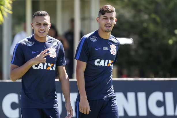 Corinthians realizou treinamento ttico no CT Joaquim Grava nesta quarta