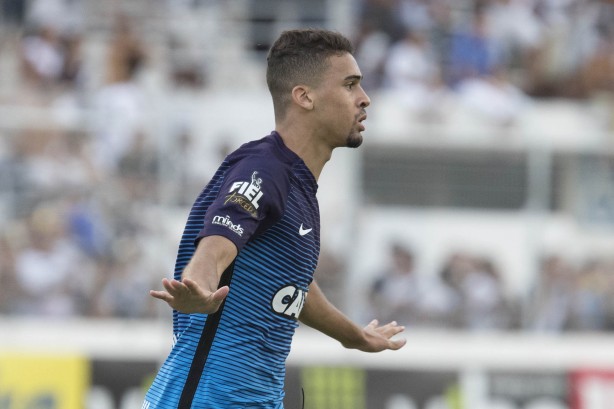 Léo Santos comemora primeiro gol pelo Timão