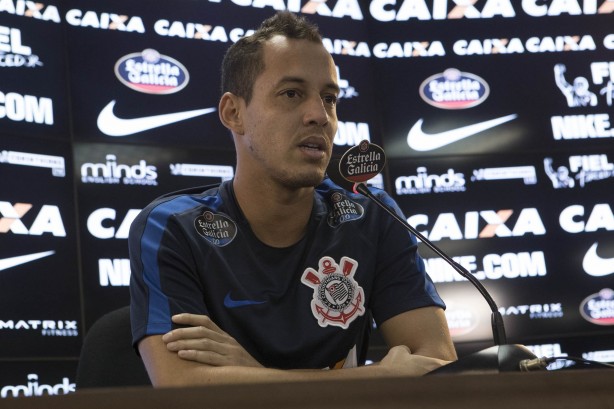 Rodriguinho conversou com a imprensa na vspera do jogo com o Luverdense