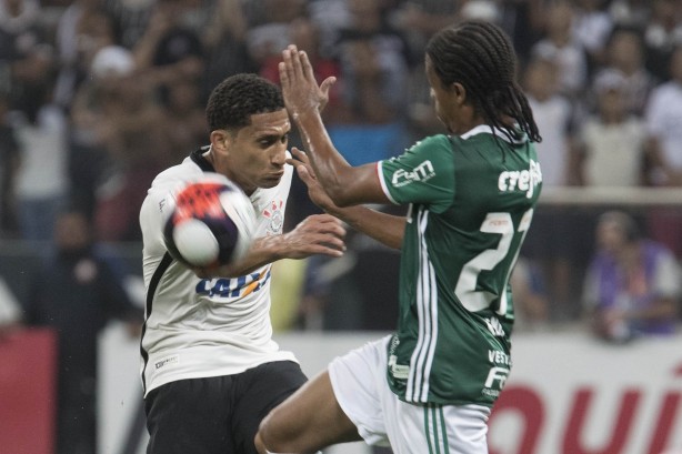 Pablo negocia com Corinthians e Palmeiras. Qual ser o destino do zagueiro em 2018?
