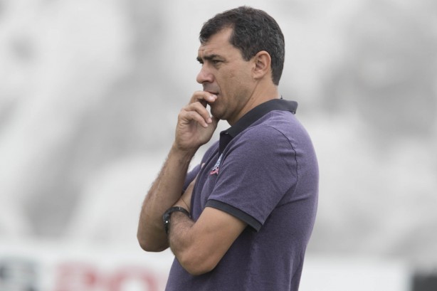 Carille espera So Paulo propondo o jogo na Arena Corinthians