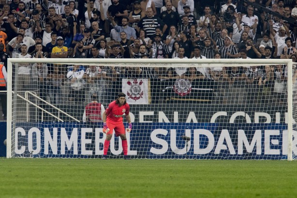 Gramado da Arena Corinthians causa preocupao ao Botafogo-SP