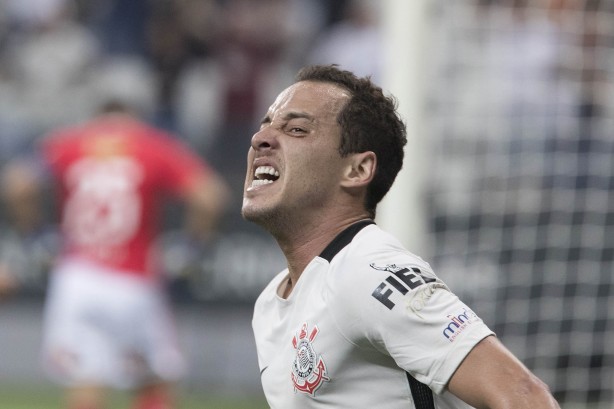 Rodriguinho foi autor do primeiro gol do Corinthians contra a Universidad de Chile