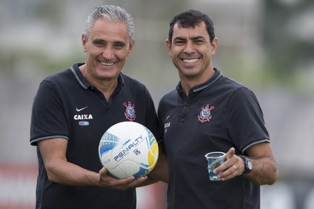 Carille trabalha no Corinthians desde 2009; foi auxiliar de Tite nas duas passagens do treinador