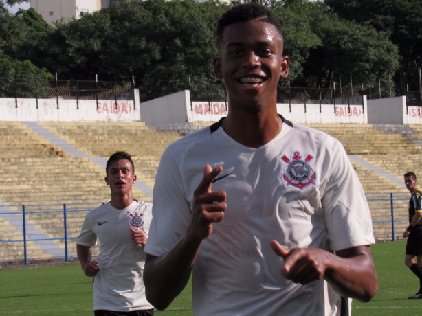 Carlinhos  a principal esperana de gols da equipe Sub-20