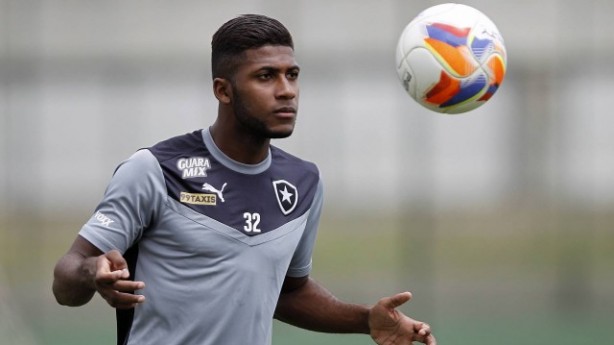 Emerson Santos, do Botafogo, est no radar do Corinthians; time considera pr Luciano em troca