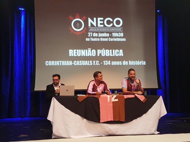 Danilo, do Meu Timo, Rafael Castilho e Rafael Terpins durante palestra no PSJ