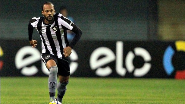 Jogador do Botafogo provocou Timo mesmo depois de ser batido em Itaquera