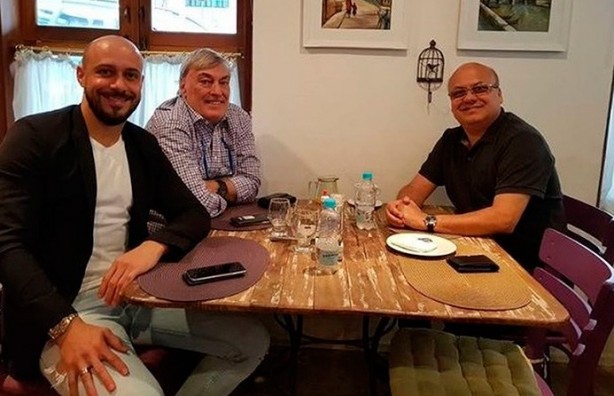 Alessandro Nunes, gerente, e Flvio Adauto, diretor, se reuniram com Fernando Csar ( dir.)