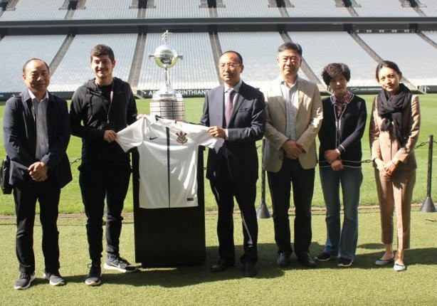 Representantes da provncia chinesa de Qingdao vieram  Arena Corinthians na semana passada