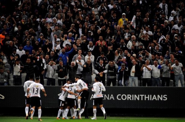 Torcida do Corinthians vem dando show em sinergia com a equipe alvinegra