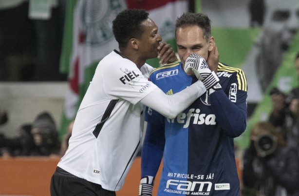 Artilheiro do Corinthians na temporada, J prega cautela no Brasileiro
