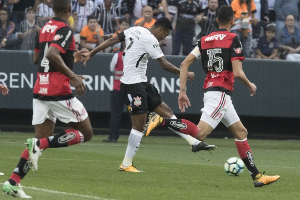 J durante a partida contra o Flamengo, na Arena Corinthians