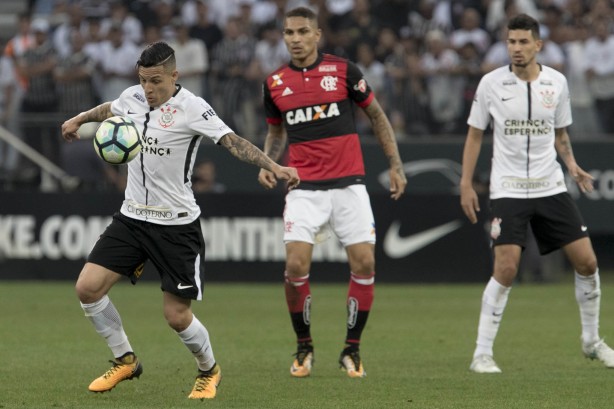 Arana foi um dos titulares do Corinthians diante do Flamengo