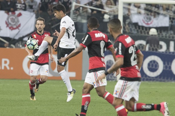 Corinthians e Flamengo se enfrentaram no ltimo domingo, pelo Brasileiro
