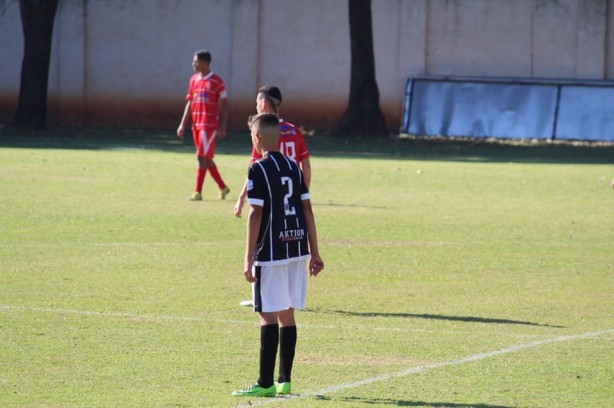Jovem em ao pela equipe Sub-16 do Corinthians de Presidente Prudente