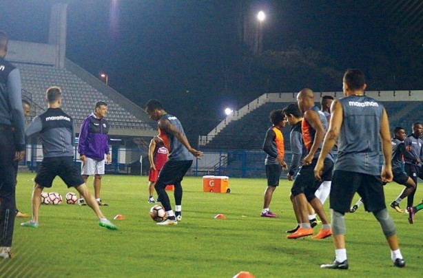 Barcelona de Guayaquil (EQU) realizou treinos na sede social do Corinthians