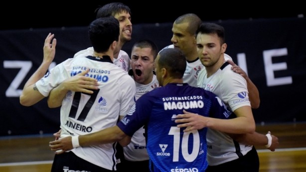 Corinthians/Guarulhos venceu o Rdio Clube/AVP por 3 sets a 0 neste sbado