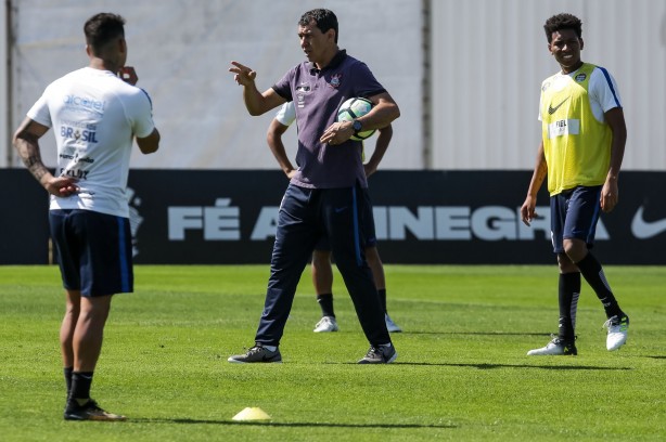 Fbio Carille alia trabalho analstico aos treinos do Corinthians