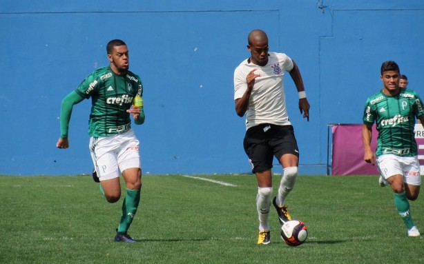 Carlinhos foi cedido pelo time profissional para reforar o Sub-20 no Drbi