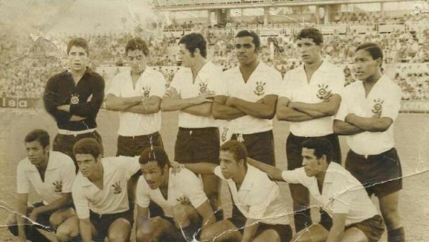 Corinthians venceu o Barcelona por 2 a 1, em 1969