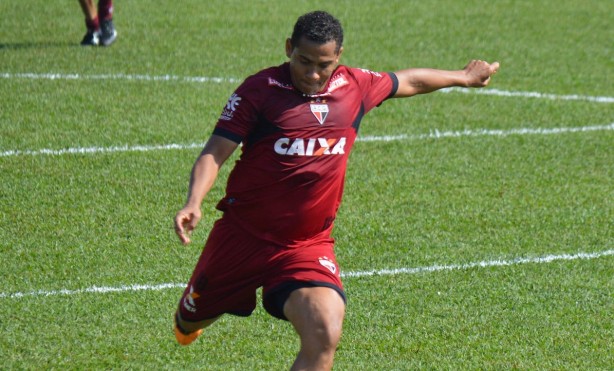 Atacante hoje atua pelo Atlético-GO, lanterna do Brasileirão