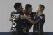 Artilheiro J� marca no fim, e Corinthians supera Chapecoense na Arena Cond�
