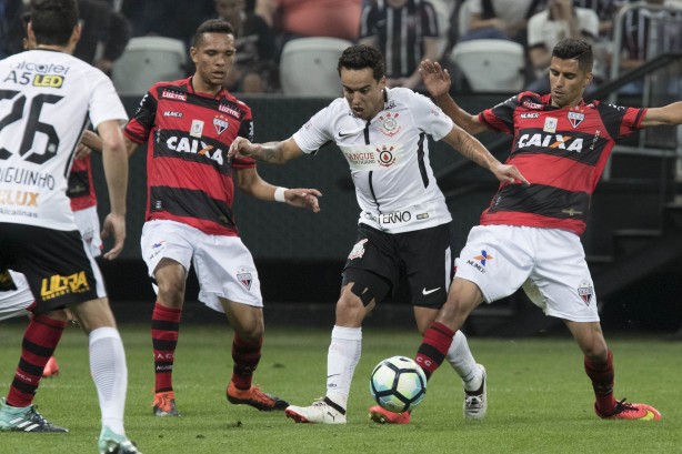 Corinthians de Jadson voltou a perder no Brasileiro
