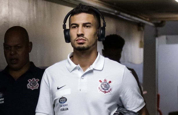 Pedro Henrique inicia temporada 2018 como titular na zaga do Corinthians
