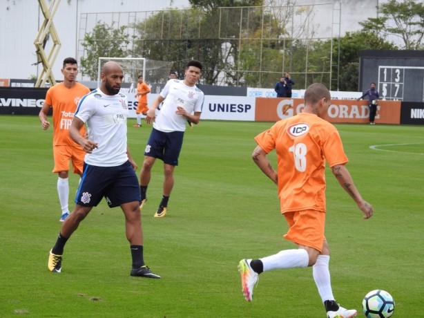 Corinthians enfrentou o Atibaia no CT Joaquim Grava