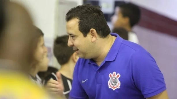 Andr Bi  o tcnico da equipe principal do futsal no Corinthians